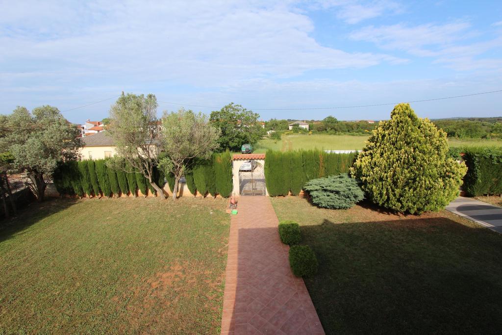 Apartment Villa Nera Pola Esterno foto