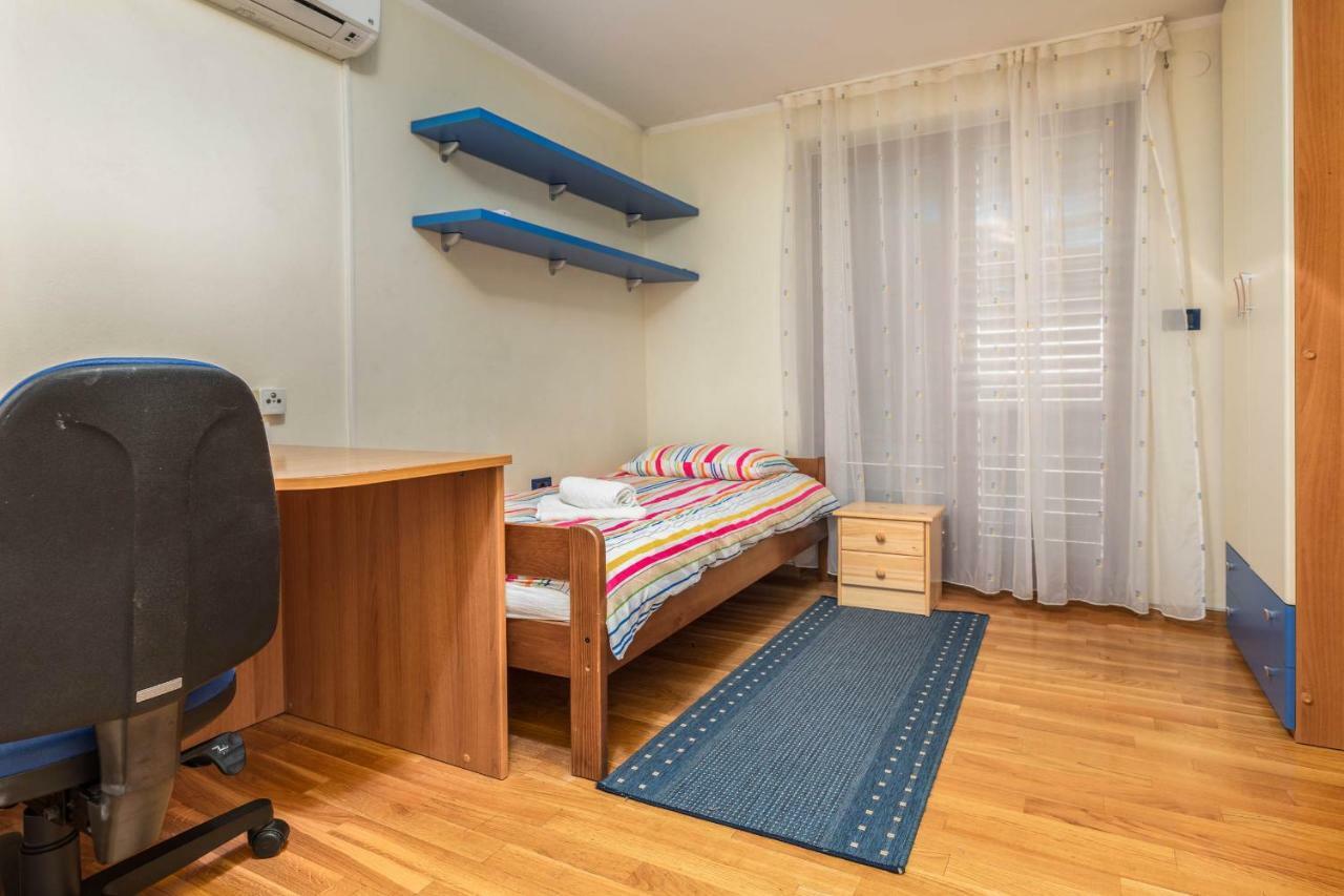Apartment Villa Nera Pola Esterno foto