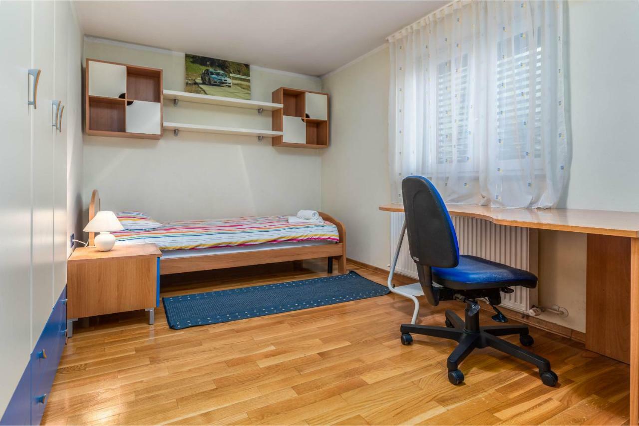 Apartment Villa Nera Pola Esterno foto