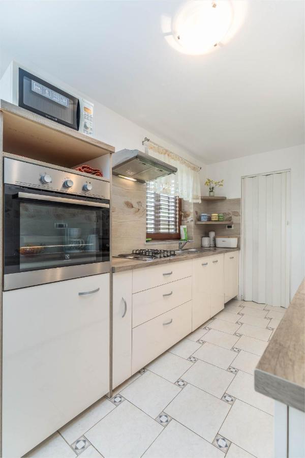 Apartment Villa Nera Pola Esterno foto
