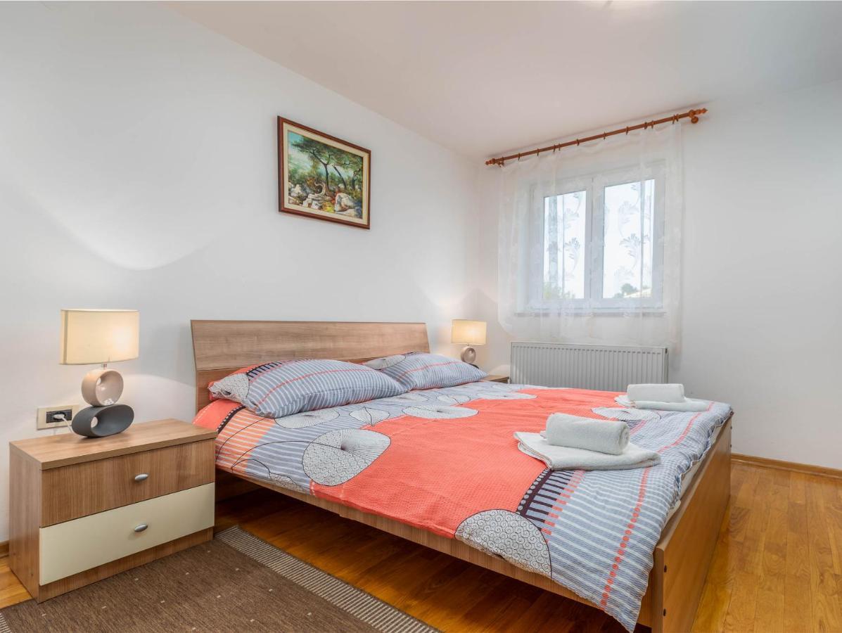 Apartment Villa Nera Pola Esterno foto