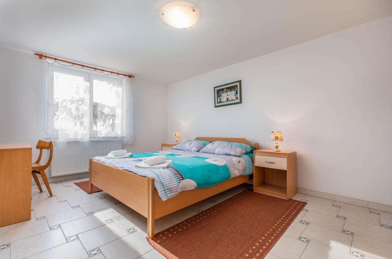 Apartment Villa Nera Pola Esterno foto
